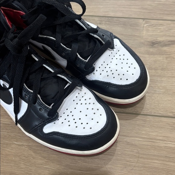 Jordan Retro 1 High OG youth size 6Y - Picture 6 of 7